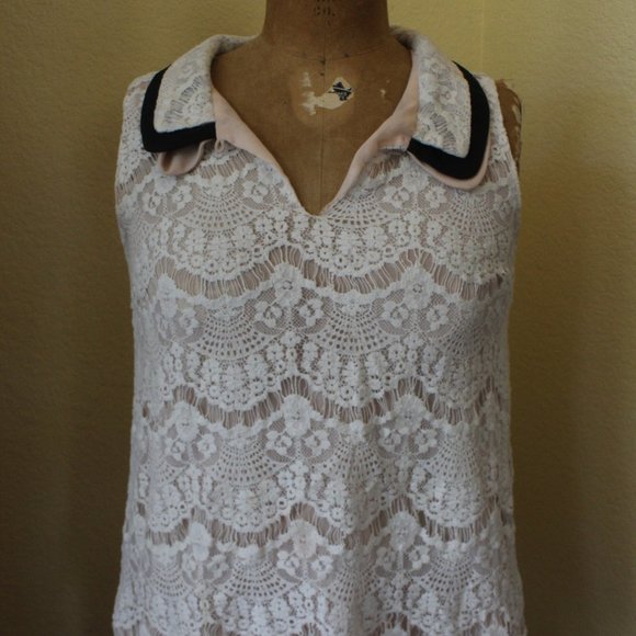 Lace & Chiffon Sleeveless Top - Picture 2 of 6